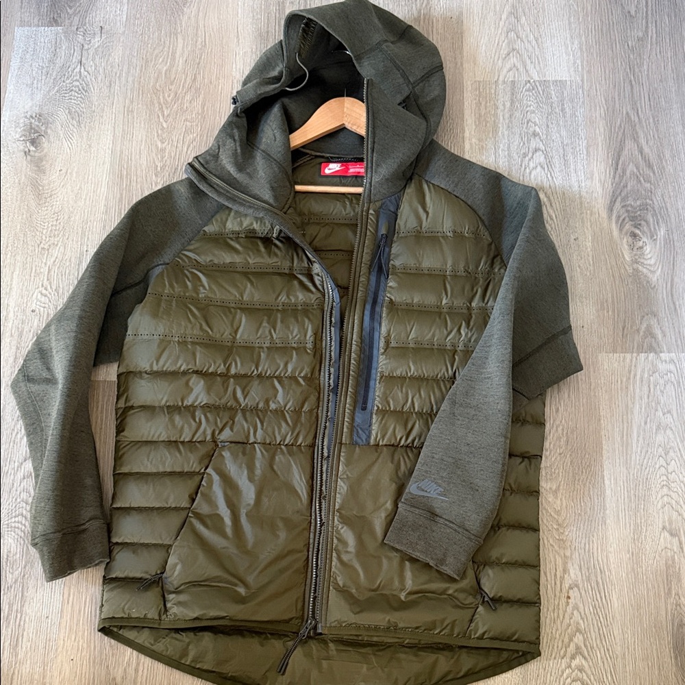 Men’s Olive Green Hooded Jacket Size L